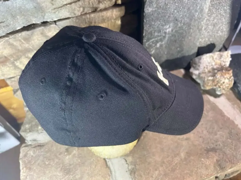 Underarmour black baseball cap